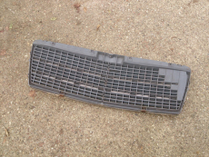 Kühlergrill 2108880023 für MB E-Klasse 210