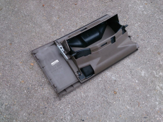 Handschuhfach BC5FC Farbe braun BJ1 für Mazda 323 S V BA