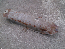 Hitzeblech unten mitte 747552J000 für Nissan Primera W11 1,6l 1,8l 2,0l