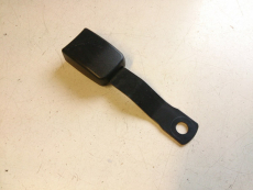 Gurtschloß vorne 868422F000 für Nissan Primera P11