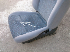 Sitz 870008F560 vr in K-Grey für Nissan Primera P11 B-Ware