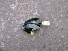 Verriegelung 905028F810 2-Pin hinten für Nissan Primera P11 Traveller