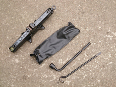 Bordwerkzeug 995509F901 für Nissan Primera P11