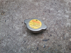 Verschluß 2143001F02 für Wasserkühler für Nissan Micra K11