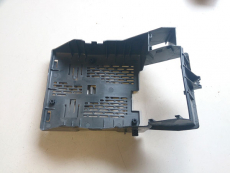 Halter 7703397911 für Sicherungskasten für Renault Megane I
