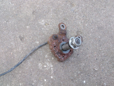 Achszapf Achsstumpf 8200233409 hinten links für Renault Scenic I