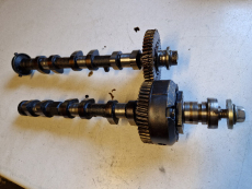 Nockenwellenpaar 13502-97204 13510-97401 für Daihatsu Sirion M100