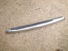 Zierleiste vorne mitte chrom 52711-97201 für Daihatsu Sirion M1 bis 2001