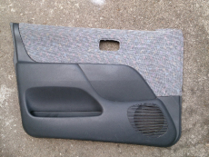 Türverkleidung 67620-97201 dunkelgrau vl für Daihatsu Sirion M1 bis 01