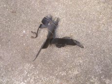 Halter für Servoölbehälter 44360-97201 für Daihatsu Sirion M100