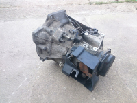 Schaltgetriebe 98WT-7F096-AC V/2 für Ford Focus MK1 1,6l 16V