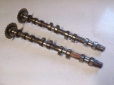 2 Nockenwellen 1302086J00 1302090J30 für Nissan Primera P11 1,6 16V