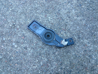 Halter links 215472F000 für Nissan Primera P11 bis 99