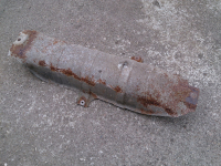 Hitzeblech unten mitte 747552J000 für Nissan Primera W11 1,6l 1,8l 2,0l