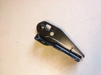 mittlerer Halter 886068F810 für Rücksitzbank für Nissan Primera P11