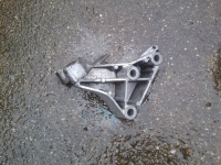 GM Halter hinten 90497583 für Opel Vectra B 1,6 - 1,6l 16V - 1,8l 16V