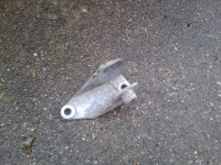 GM Halter 90496962 für Schwingungsdämpfer für Opel Vectra B
