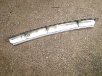 Zierleiste vorne mitte chrom 52711-97201 für Daihatsu Sirion M1 bis 2001