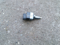 Bremslichtschalter KS1706 für u.a. Suzuki Baleno EG